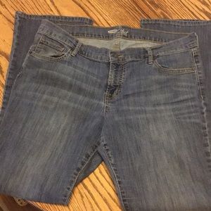 **DONATING, MAKE OFFER** Old Navy Women’s Jeans 👖
